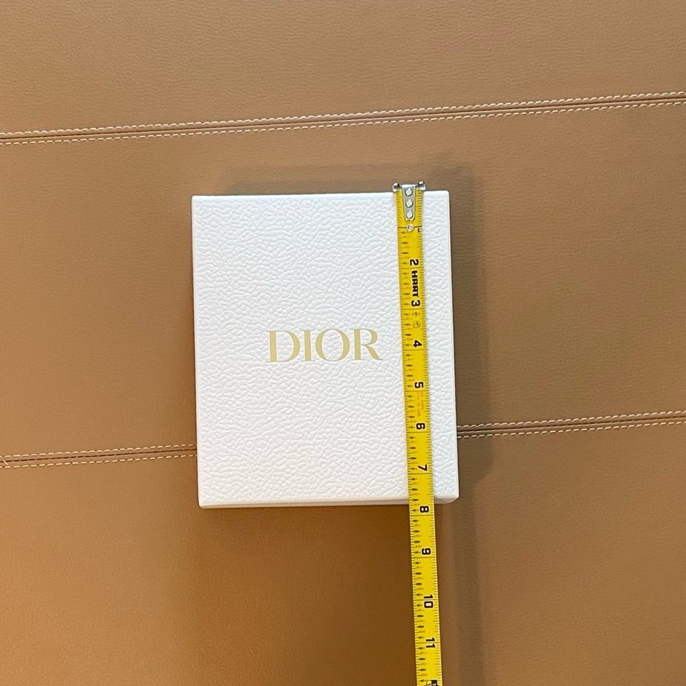 Dior Gift Box & Card. - Picture 5 of 8